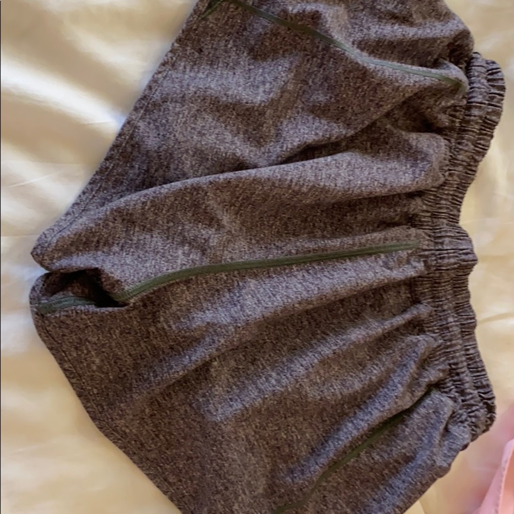 Lululemon Hotty hot shorts - Picture 2 of 4